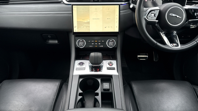 Jaguar F-Pace 2.0 D200 R-Dynamic Black 5dr Auto AWD Diesel Estate